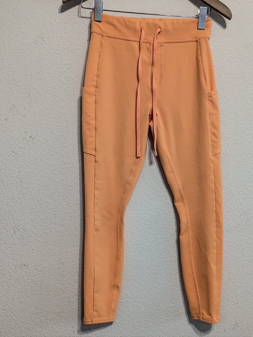 Alo Yoga 7/8 High-Waist Checkpoint Legging Size Small Neon Apricot Drawstring
